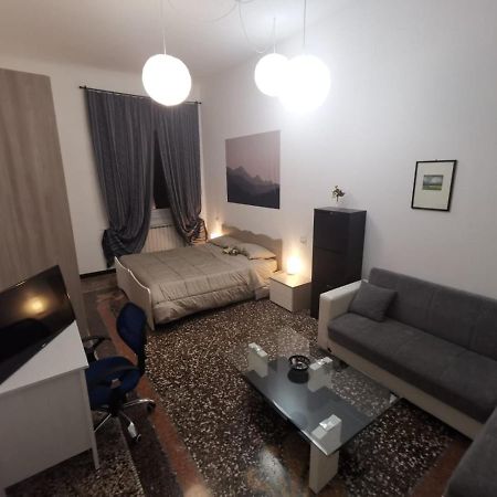 Wow Home - 175 Mq - Posteggio Privato - Davanti Porto Traghetti - Fino A 10 Posti Letto Cenova Dış mekan fotoğraf