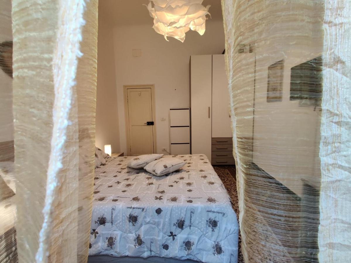 Wow Home - 175 Mq - Posteggio Privato - Davanti Porto Traghetti - Fino A 10 Posti Letto Cenova Dış mekan fotoğraf