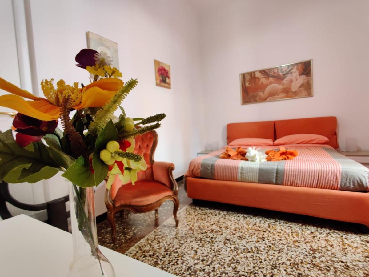 Wow Home - 175 Mq - Posteggio Privato - Davanti Porto Traghetti - Fino A 10 Posti Letto Cenova Dış mekan fotoğraf