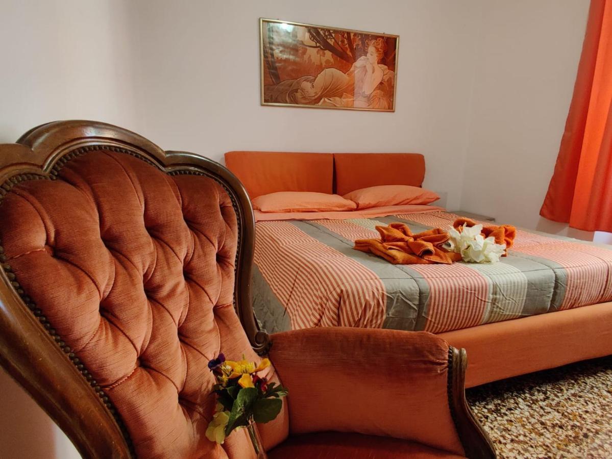 Wow Home - 175 Mq - Posteggio Privato - Davanti Porto Traghetti - Fino A 10 Posti Letto Cenova Dış mekan fotoğraf