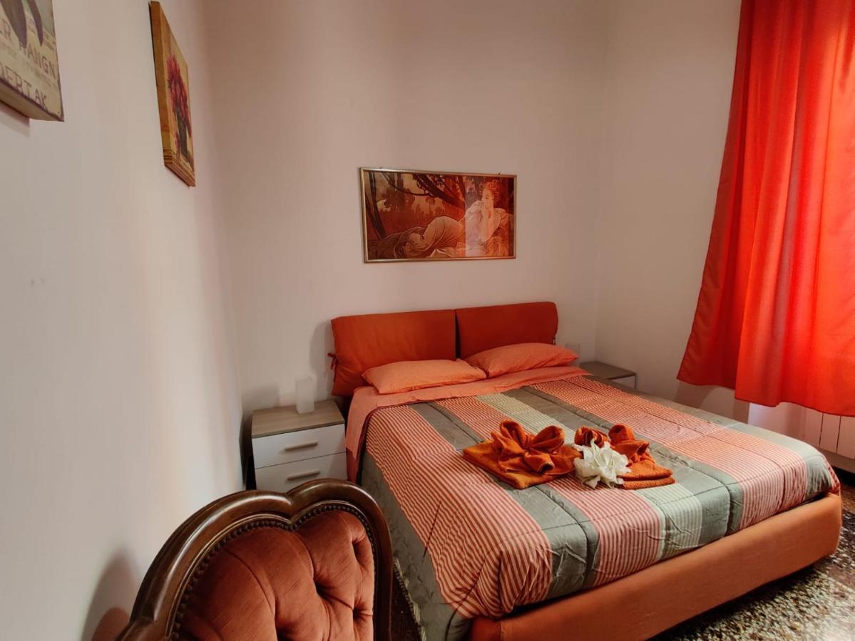Wow Home - 175 Mq - Posteggio Privato - Davanti Porto Traghetti - Fino A 10 Posti Letto Cenova Dış mekan fotoğraf