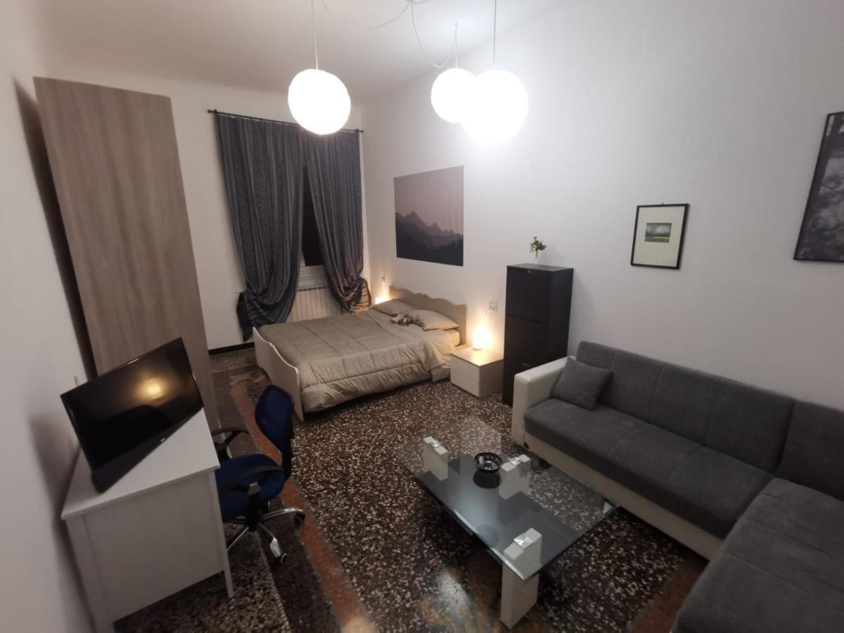 Wow Home - 175 Mq - Posteggio Privato - Davanti Porto Traghetti - Fino A 10 Posti Letto Cenova Dış mekan fotoğraf