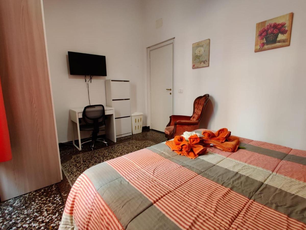 Wow Home - 175 Mq - Posteggio Privato - Davanti Porto Traghetti - Fino A 10 Posti Letto Cenova Dış mekan fotoğraf