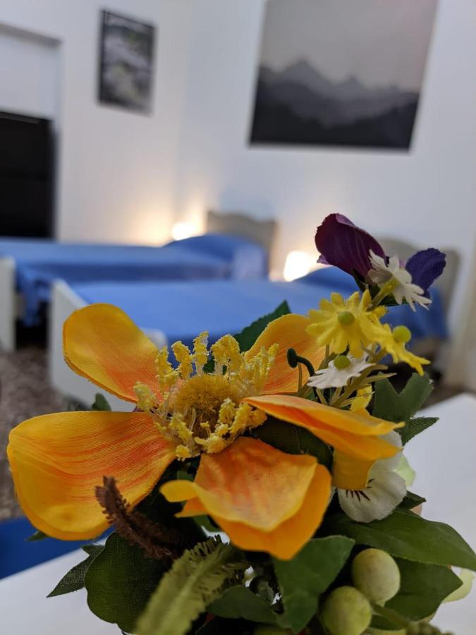 Wow Home - 175 Mq - Posteggio Privato - Davanti Porto Traghetti - Fino A 10 Posti Letto Cenova Dış mekan fotoğraf