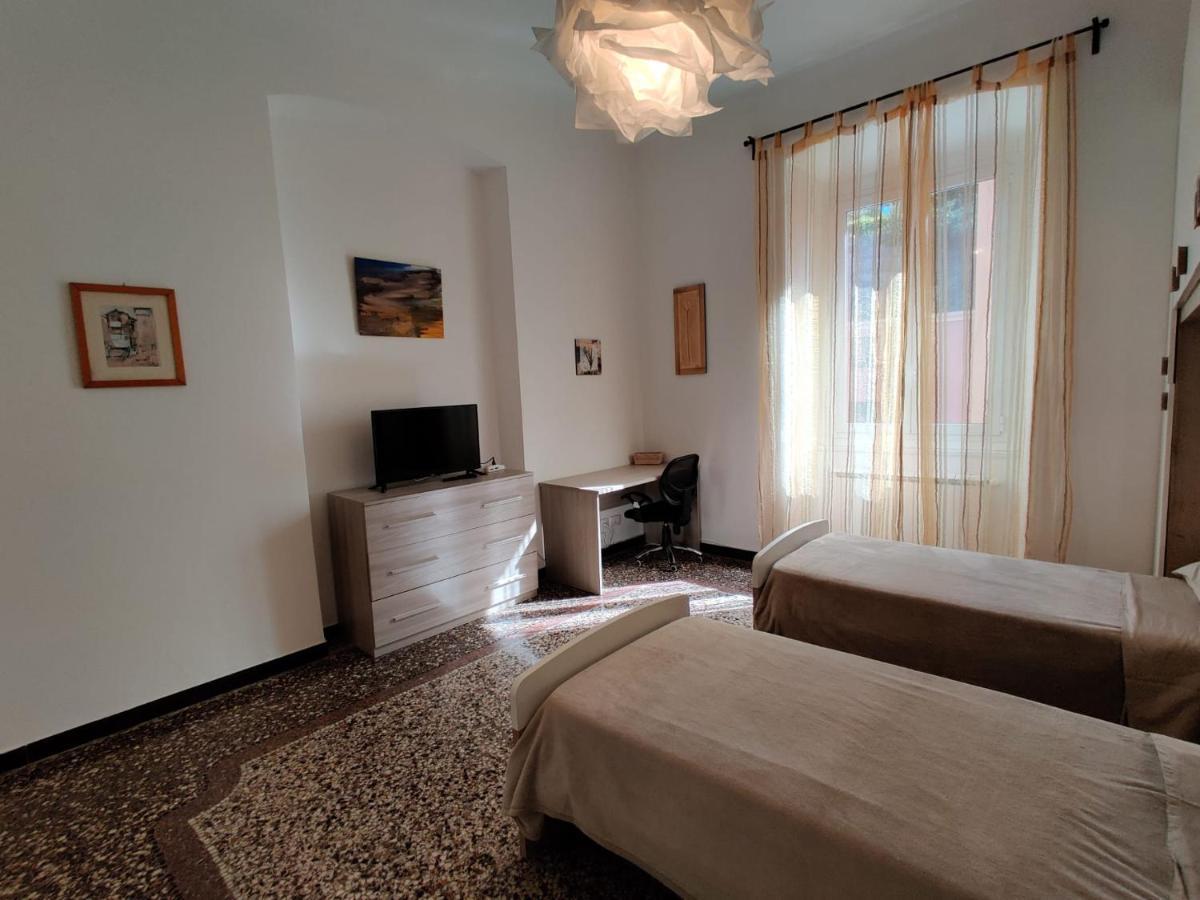 Wow Home - 175 Mq - Posteggio Privato - Davanti Porto Traghetti - Fino A 10 Posti Letto Cenova Dış mekan fotoğraf