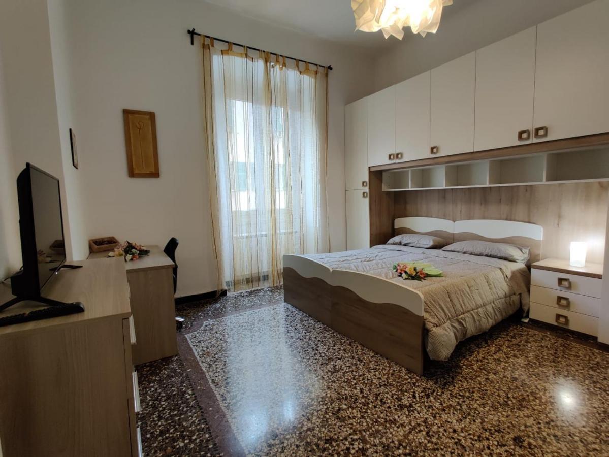 Wow Home - 175 Mq - Posteggio Privato - Davanti Porto Traghetti - Fino A 10 Posti Letto Cenova Dış mekan fotoğraf