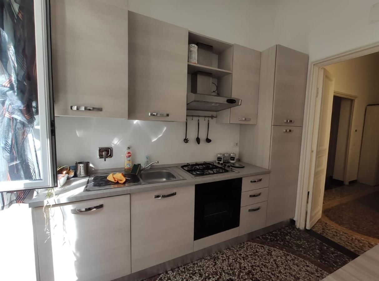 Wow Home - 175 Mq - Posteggio Privato - Davanti Porto Traghetti - Fino A 10 Posti Letto Cenova Dış mekan fotoğraf