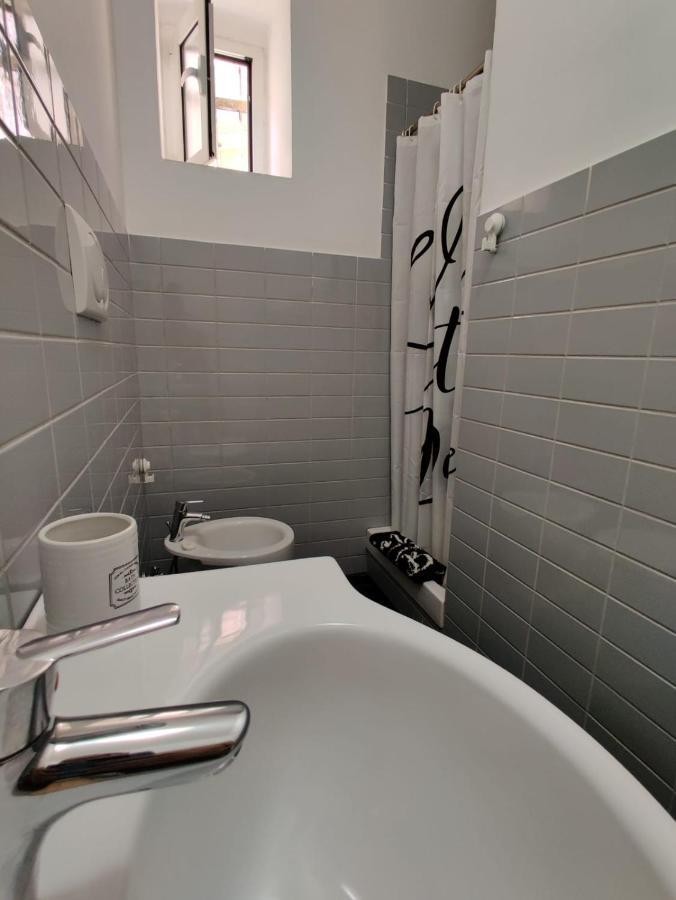 Wow Home - 175 Mq - Posteggio Privato - Davanti Porto Traghetti - Fino A 10 Posti Letto Cenova Dış mekan fotoğraf