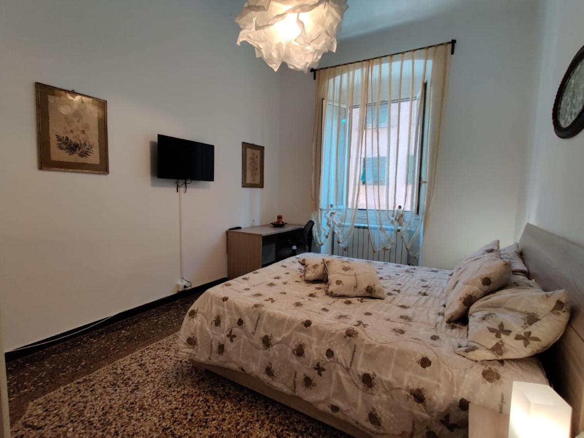 Wow Home - 175 Mq - Posteggio Privato - Davanti Porto Traghetti - Fino A 10 Posti Letto Cenova Dış mekan fotoğraf
