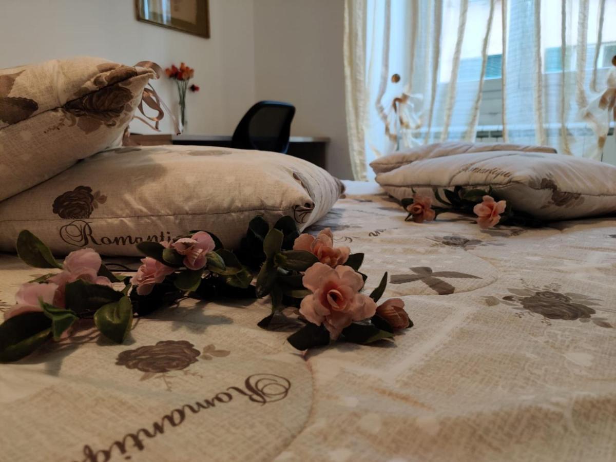 Wow Home - 175 Mq - Posteggio Privato - Davanti Porto Traghetti - Fino A 10 Posti Letto Cenova Dış mekan fotoğraf