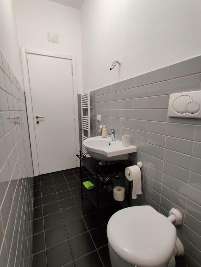 Wow Home - 175 Mq - Posteggio Privato - Davanti Porto Traghetti - Fino A 10 Posti Letto Cenova Dış mekan fotoğraf
