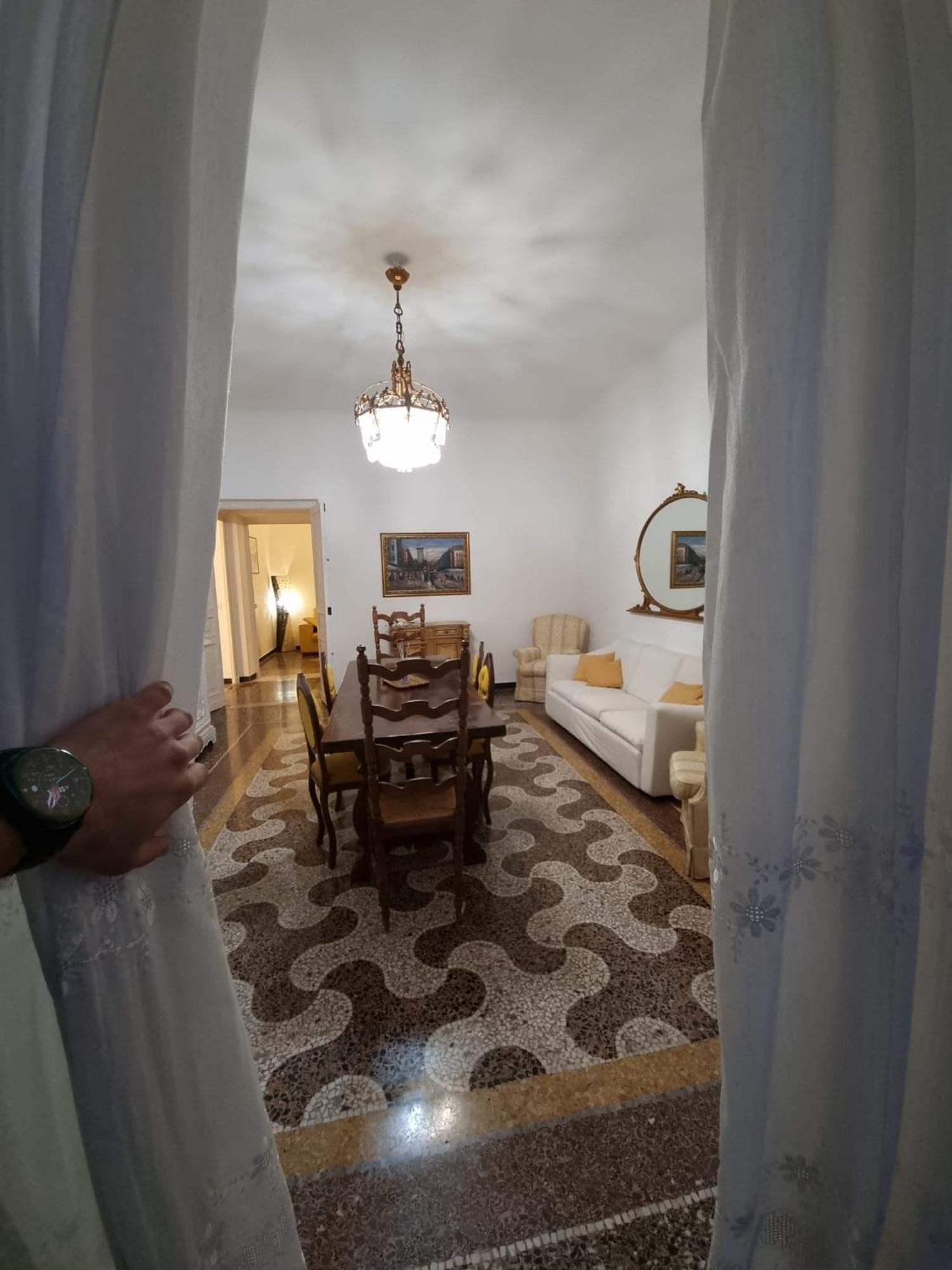 Wow Home - 175 Mq - Posteggio Privato - Davanti Porto Traghetti - Fino A 10 Posti Letto Cenova Dış mekan fotoğraf